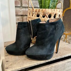 Aldo Alhurshah Suede Booties. Size 7.5.